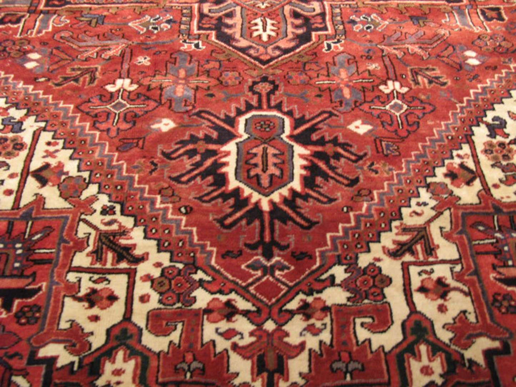 7' 9" x 11' 0" Persian Heriz Rug image 10