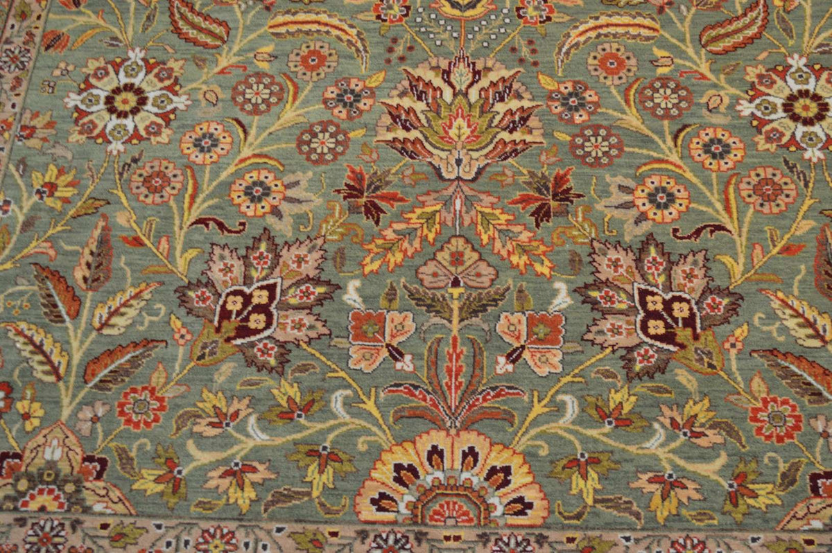 5' 9" x 9' 4" India Sultanabad Rug image 11