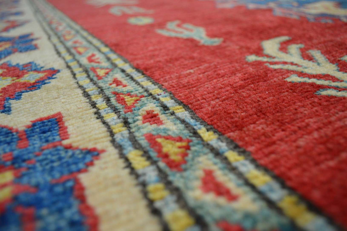 4' 9" x 6' 6" Caucasian Kazak Rug image 10