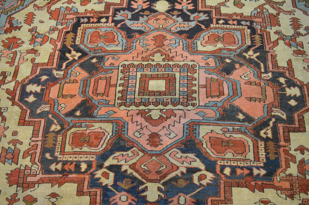 10' 3" x 13' 6" Persian Serapi Rug image 5