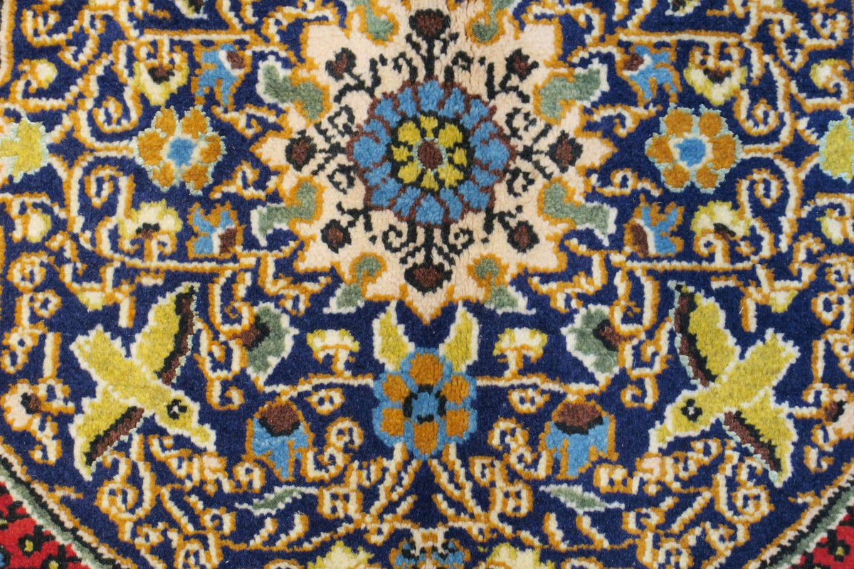 3' 5" x 5' 5" Persian Shahreza Rug image 2