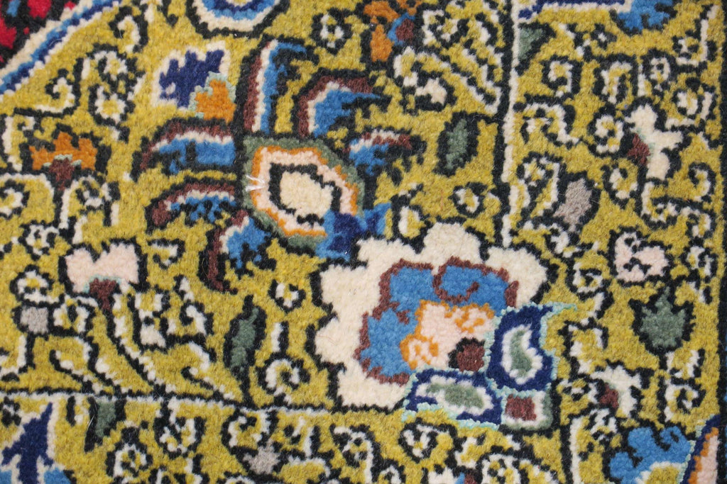 3' 5" x 5' 5" Persian Shahreza Rug image 1
