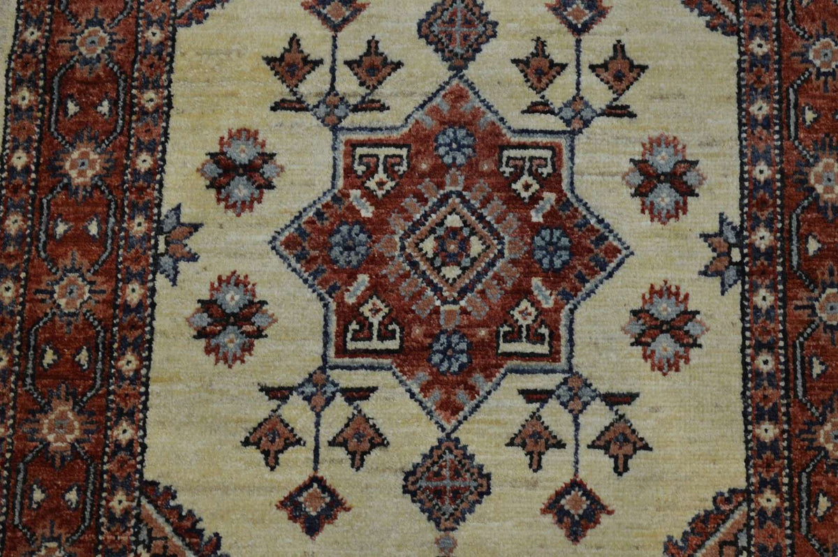 2' 6" x 9' 5" Pakistan Kazak Runner image 7