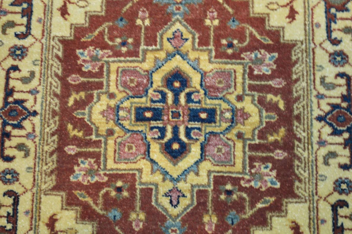 2' 0" x 3' 0" India Serapi Rug image 4