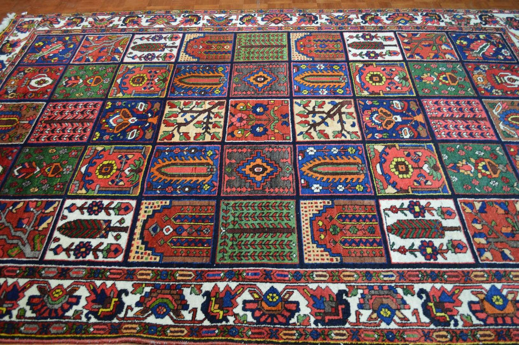 7' 0" x 10' 5" Vintage Bakhtiari Rug image 2