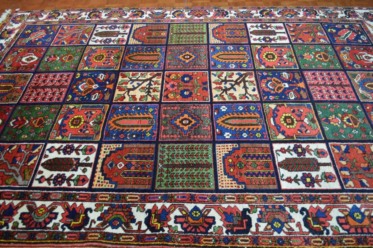7' 0" x 10' 5" Vintage Bakhtiari Rug image 2
