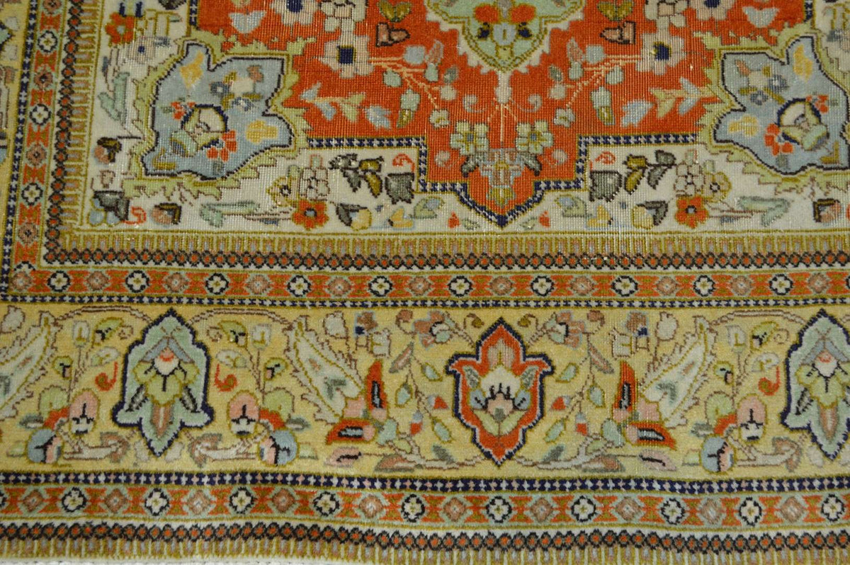 4' 8" x 6' 4" Persian Tabriz Rug image 3