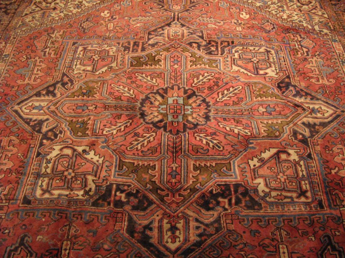 9' 1" x 11' 1" Persian Heriz Rug image 5
