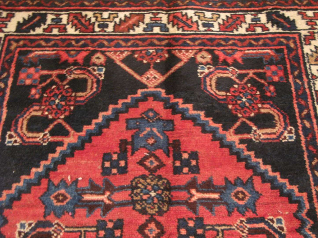 3' 5" x 9' 2" Persian Hosseinabad Runner image 8
