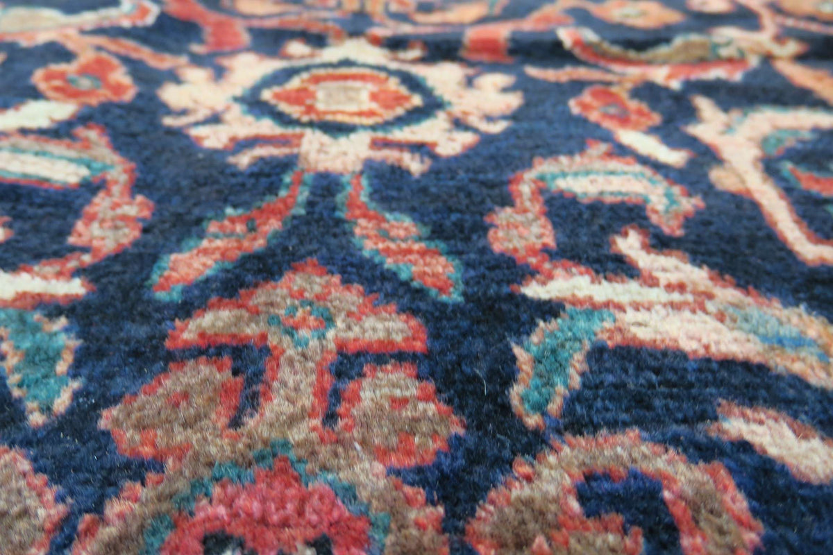7' 2" x 10' 2" Persian Hamadan Rug image 0