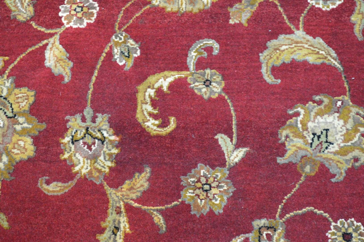 5' 9" x 9' 3" India Tabriz Rug image 3