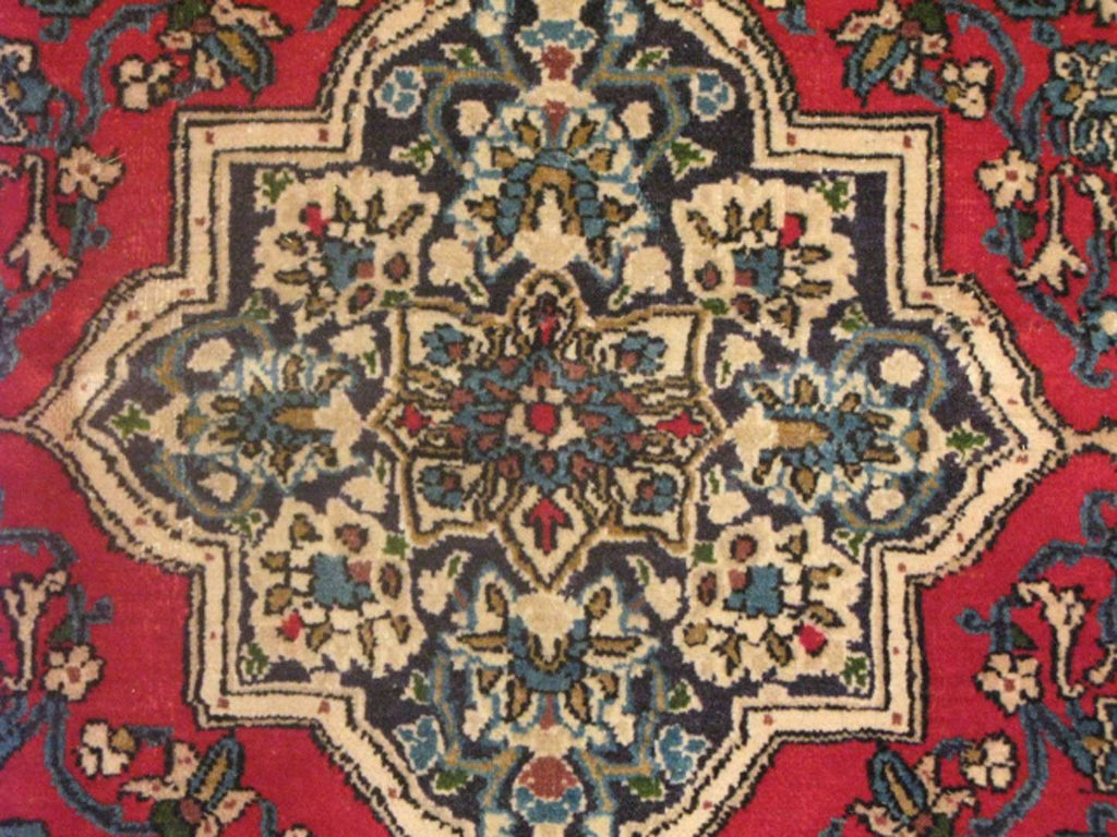 4' 4" x 7' 0" Persian Qum Rug image 3