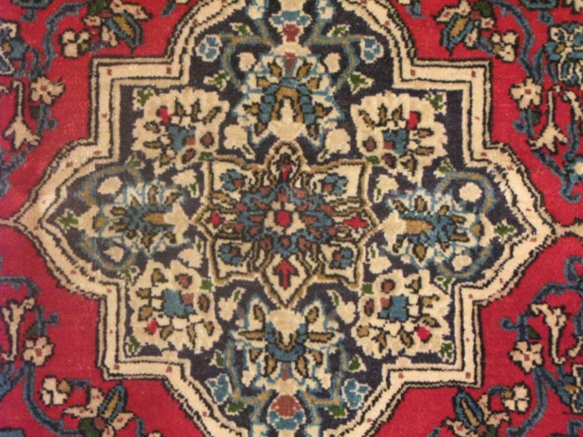 4' 4" x 7' 0" Persian Qum Rug image 3