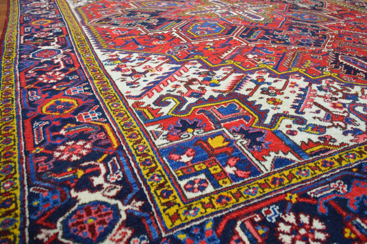 7' 9" x 10' 0" Persian Heriz Rug image 6