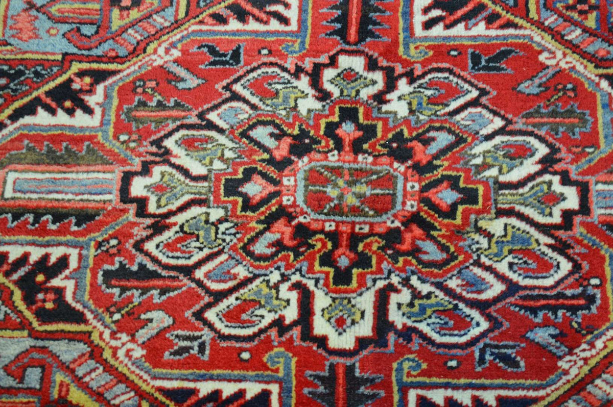 8' 3" x 11' 8" Persian Heriz Rug image 2
