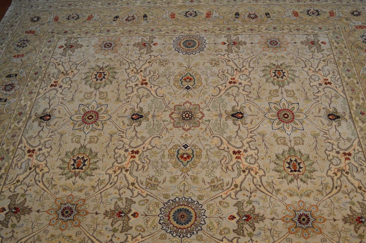 8' 1" x 9' 9" India Agra Rug image 6