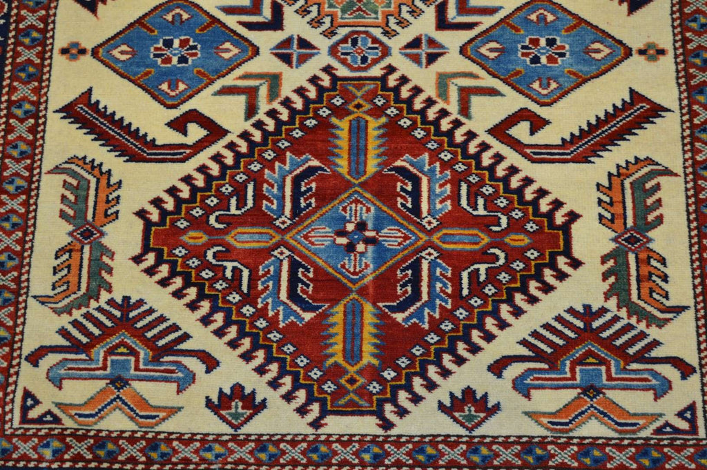 4' 3" x 5' 8" Pakistan Shirvan Rug image 3