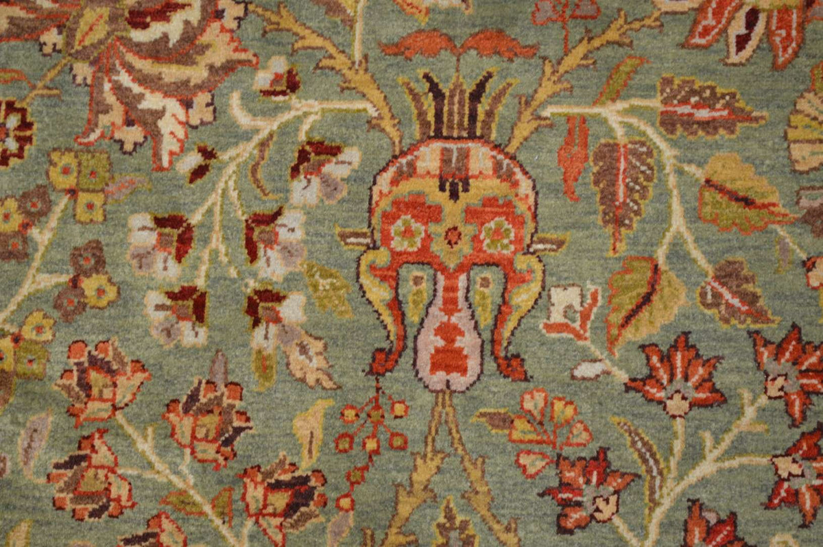 9' 9" x 14' 2" India Agra Rug image 4