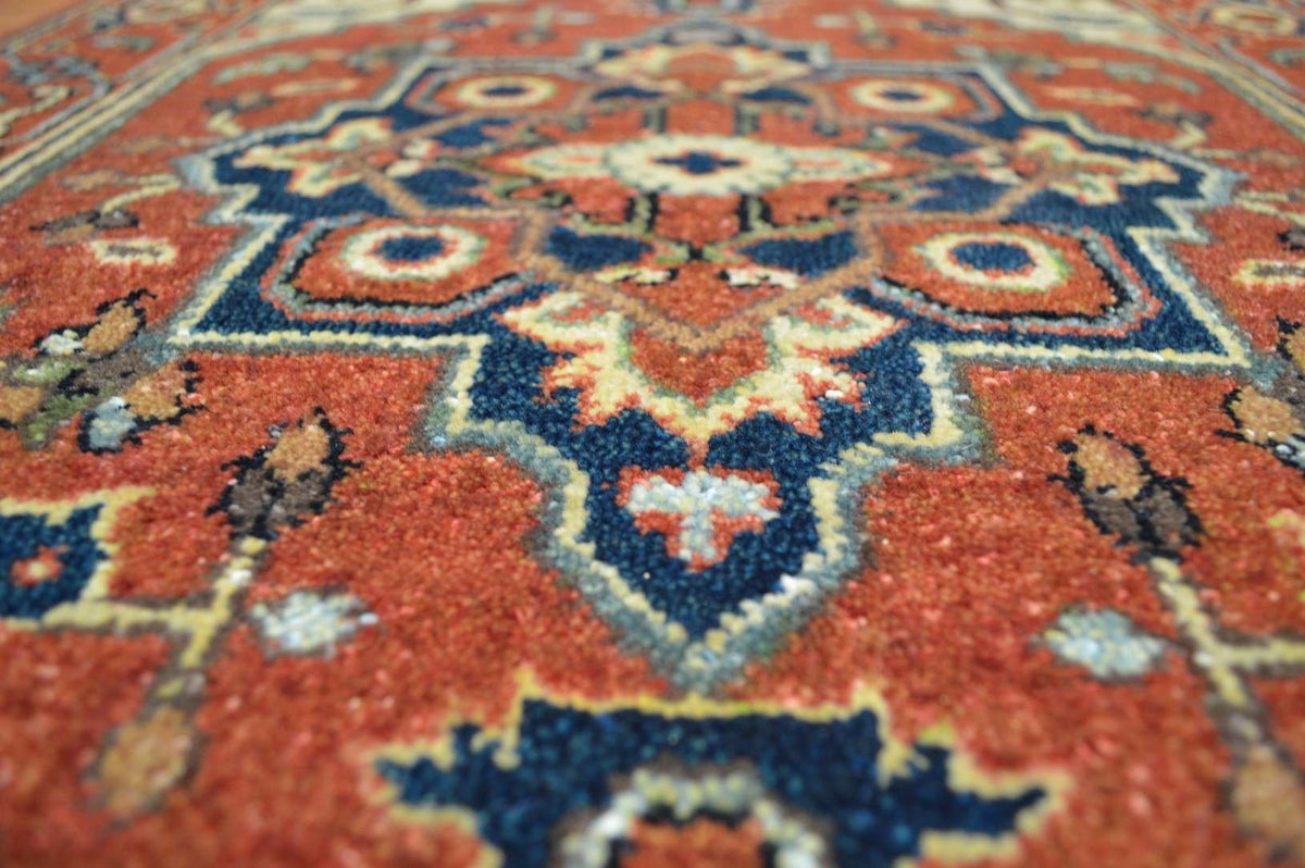 2' 0" x 3' 0" India Serapi Rug image 11