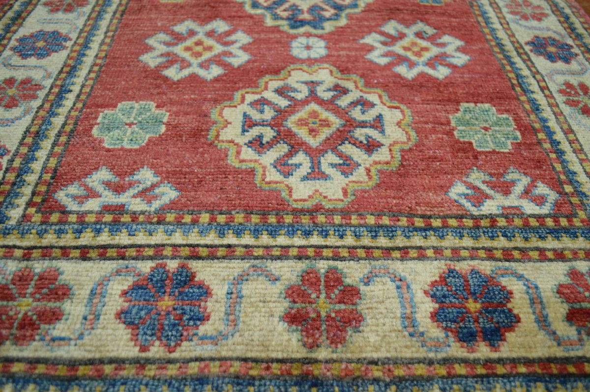 2' 7" x 4' 2" Pakistan Kazak Rug image 4