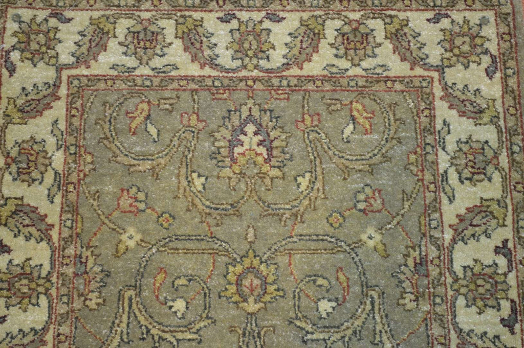 2' 0" x 3' 0" India Peshawar Rug image 11