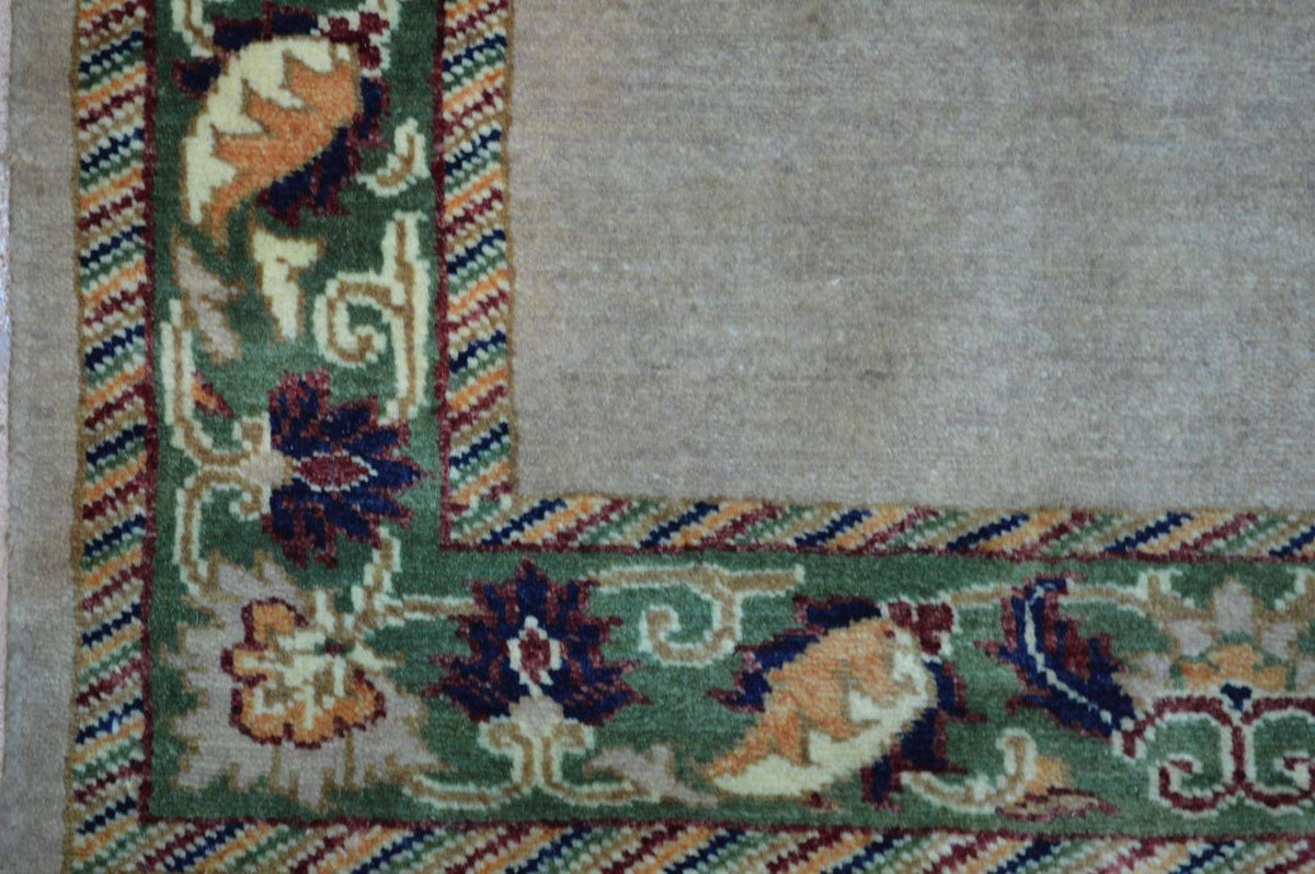 2' 4" x 4' 3" India Tabriz Rug image 9