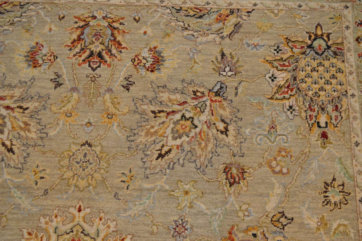 8' 0" x 8' 3" India Sultanabad Square Rug image 7