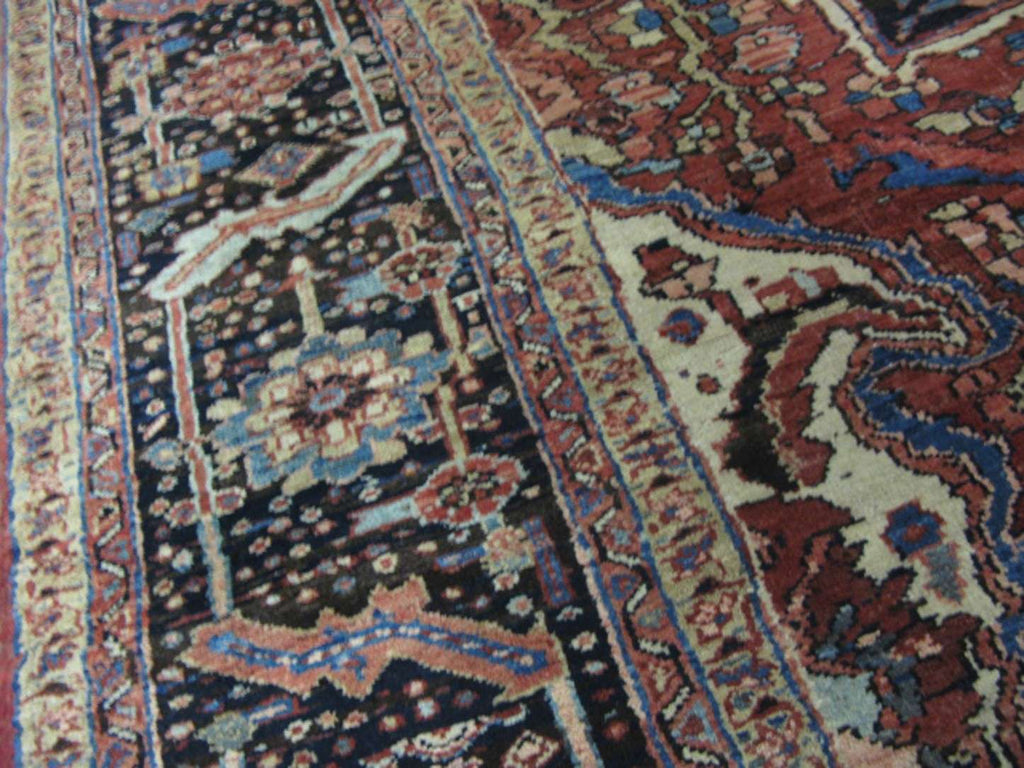 9' 9" x 13' 4" Persian Heriz Rug image 10