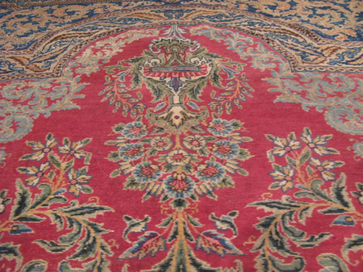 8' 9" x 11' 1" Persian Lavar Rug image 8
