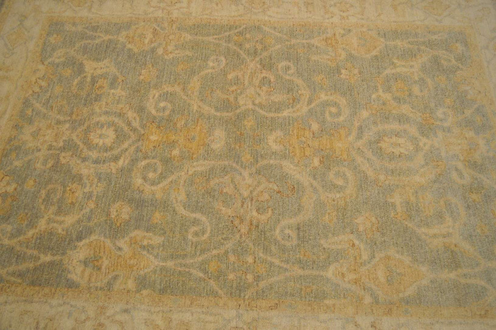 5' 0" x 6' 9" Pakistan Peshawar Rug image 3