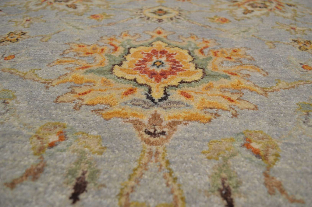 7' 8" x 8' 0" India Sultanabad Round Rug image 8
