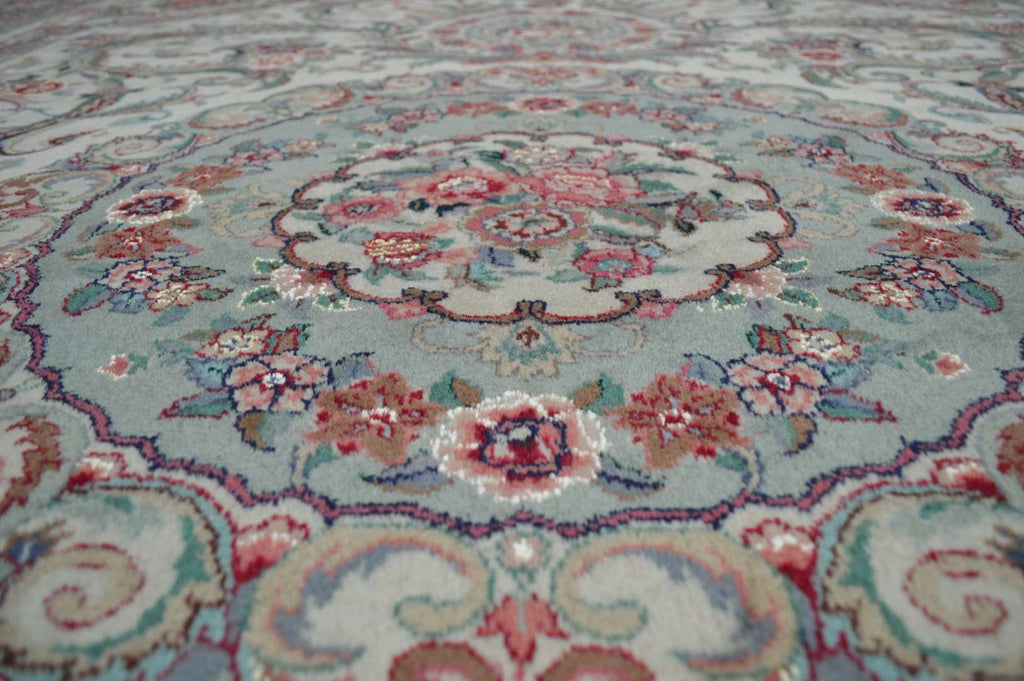 8' 1" x 10' 9" India Tabriz Rug image 5