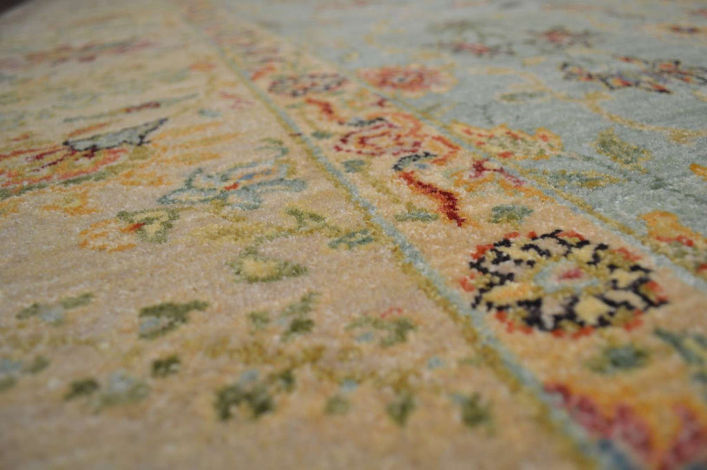 5' 9" x 9' 0" India Sultanabad Rug image 6
