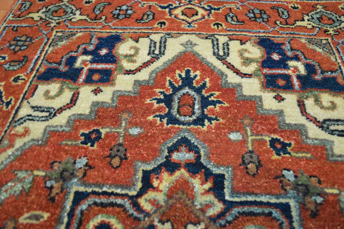 2' 0" x 3' 0" India Serapi Rug image 12