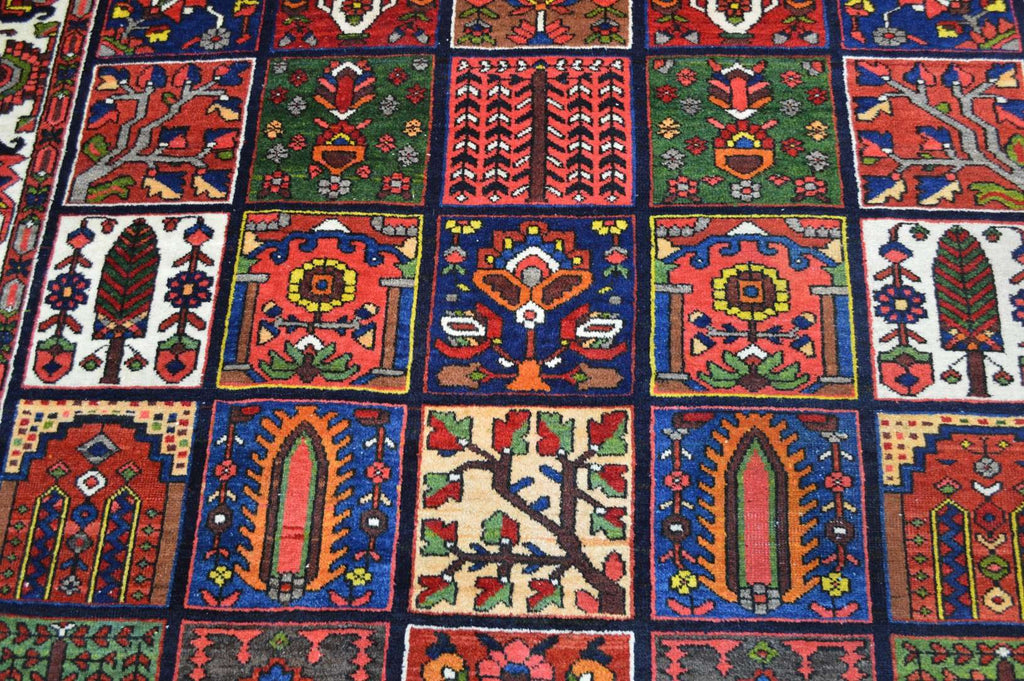 7' 0" x 10' 5" Vintage Bakhtiari Rug image 3