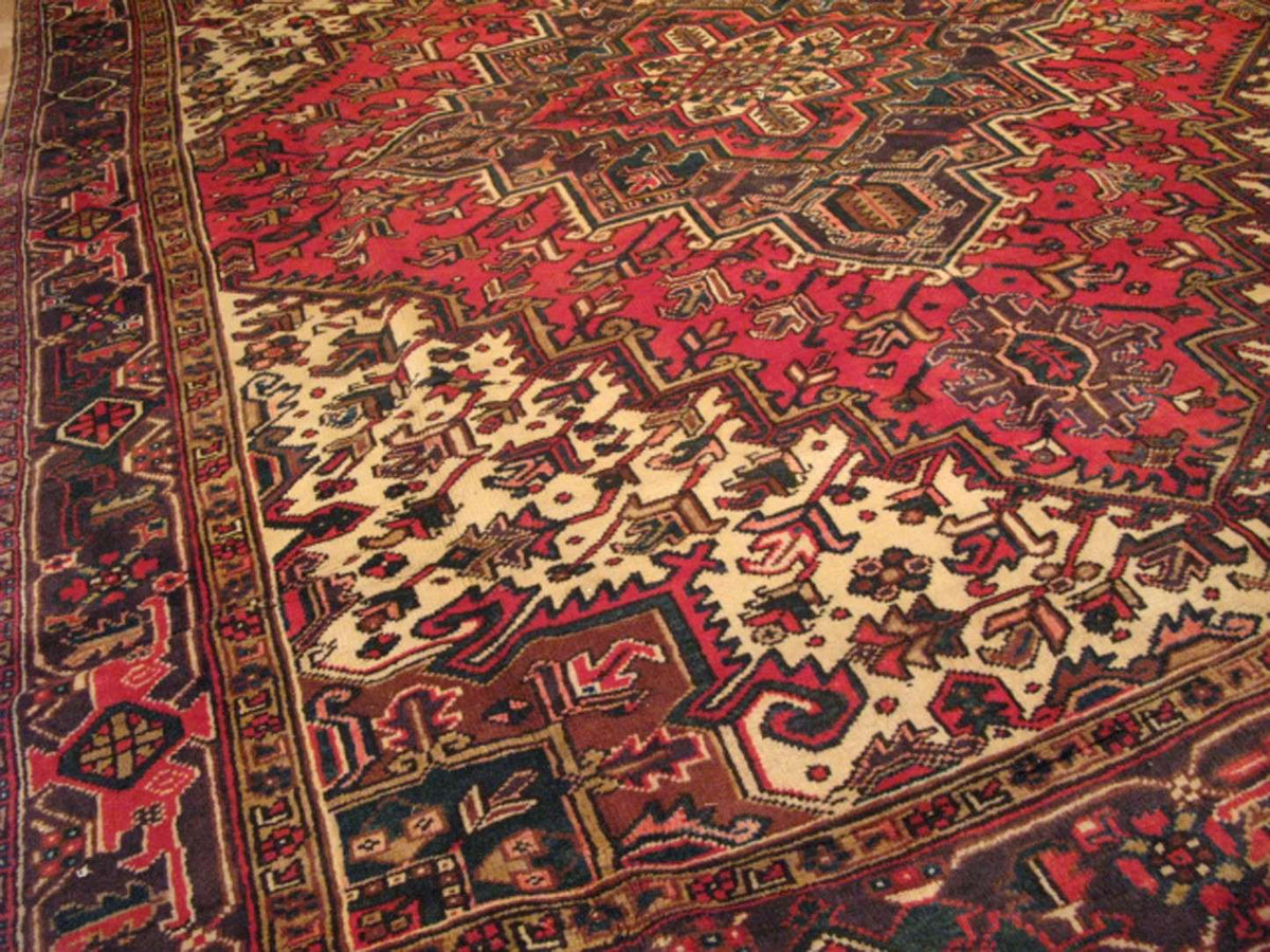 8' 0" x 10' 6" Persian Heriz Rug image 6