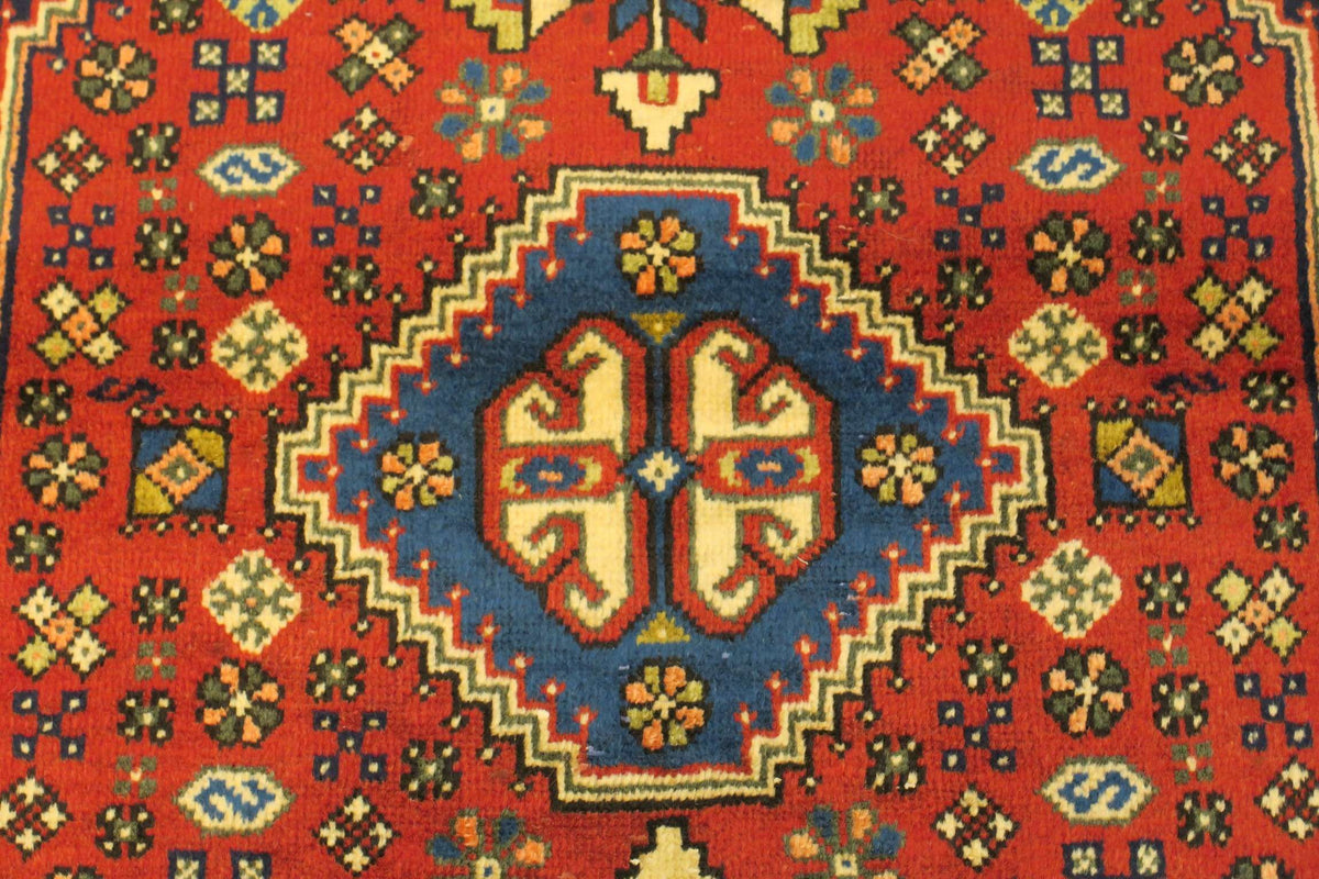 1' 9" x 3' 2" Persian Abadeh Rug image 10