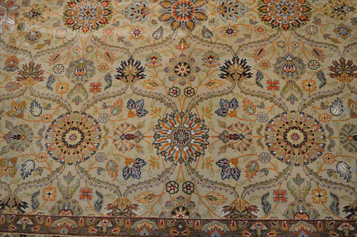 9' 0" x 11' 8" India Agra Rug image 2