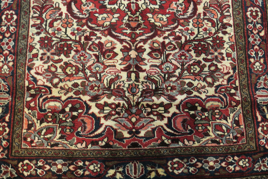 3' 5" x 4' 9" Persian Hosseinabad Rug image 0