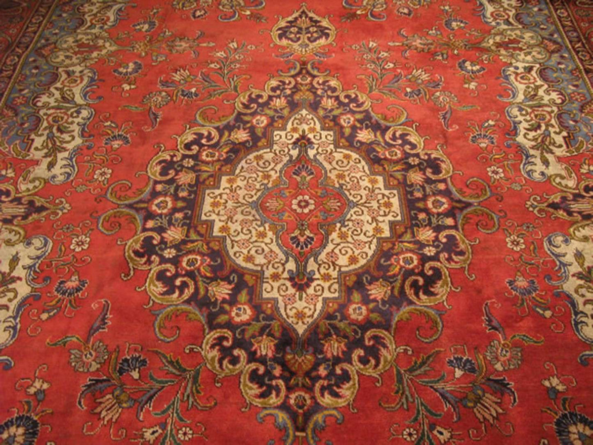 9' 1" x 15' 5" Persian Tabriz Rug image 10