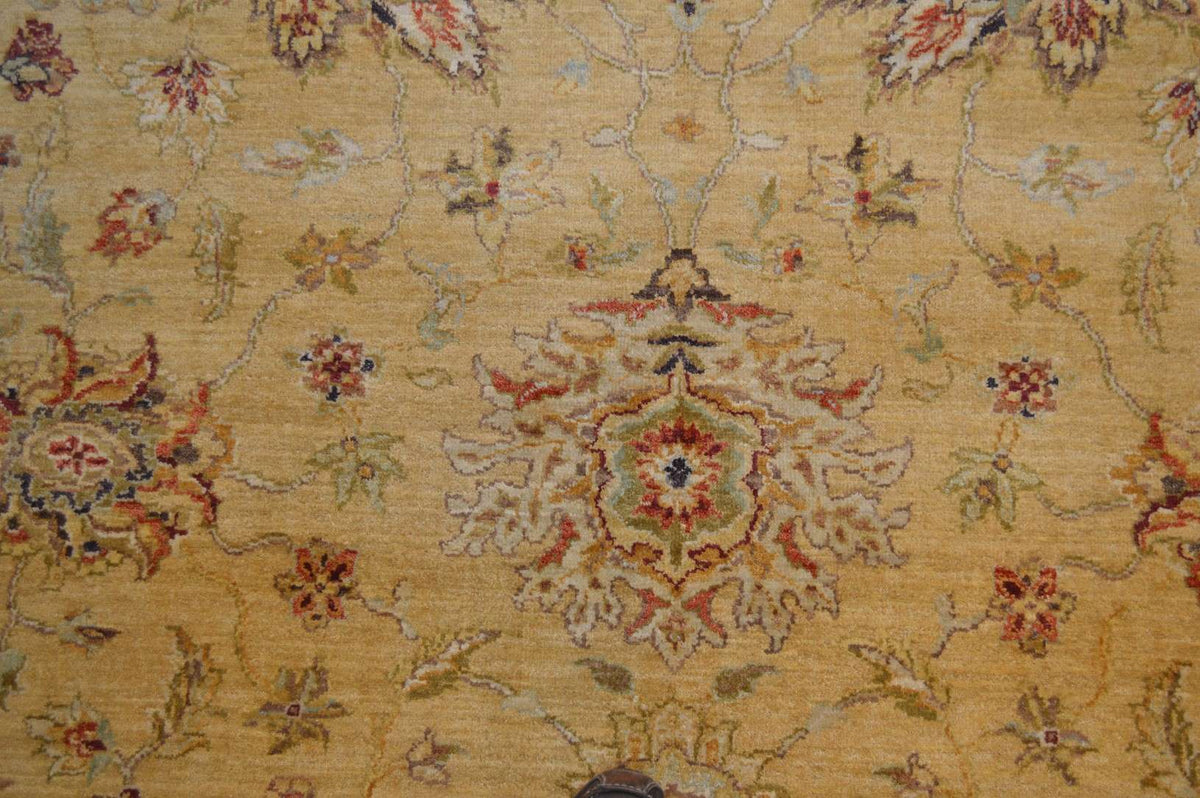 10' 0" x 13' 9" India Sultanabad Rug image 2