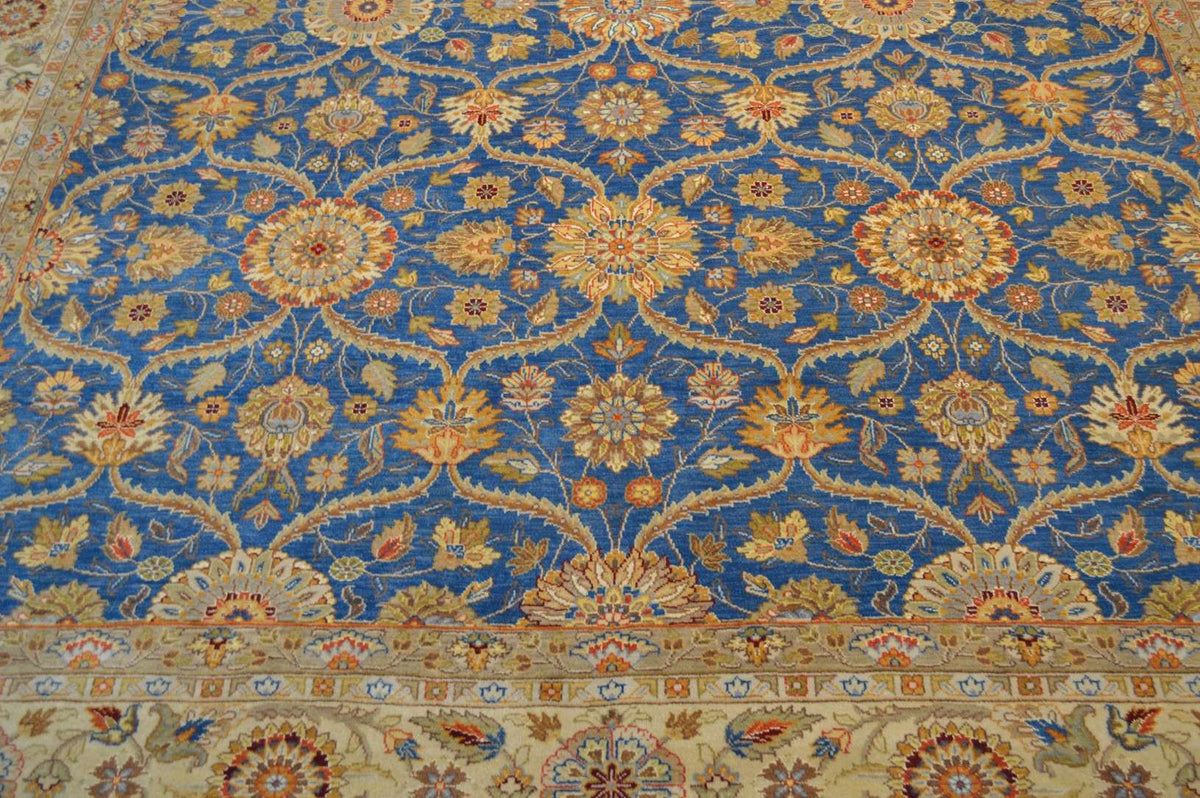 8' 1" x 10' 1" India Agra Rug image 2