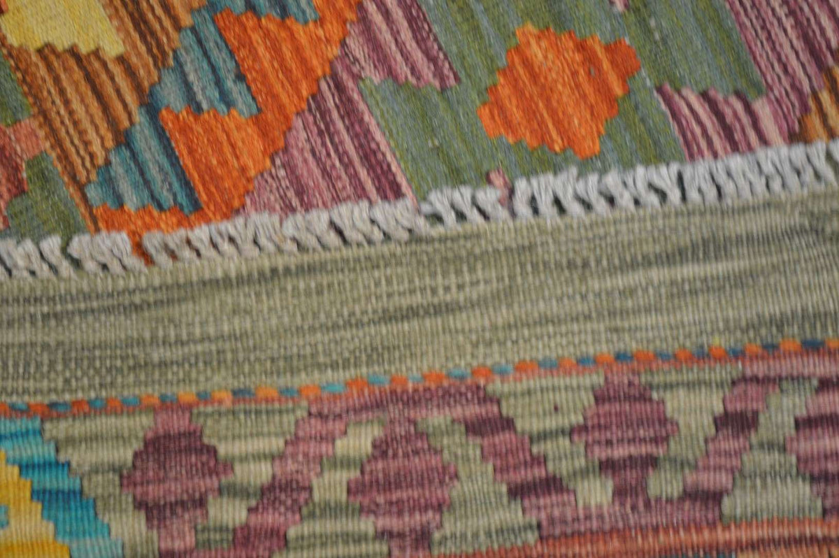 5' 3" x 6' 4" India Kilim Rug image 11