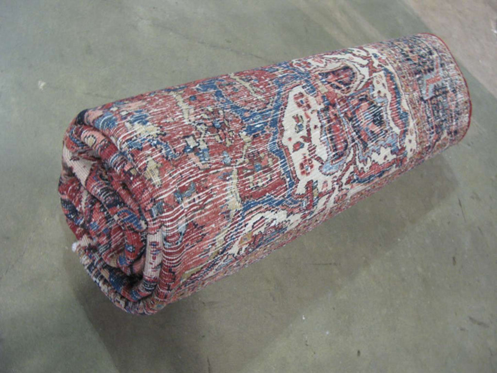 9' 9" x 13' 4" Persian Heriz Rug image 11