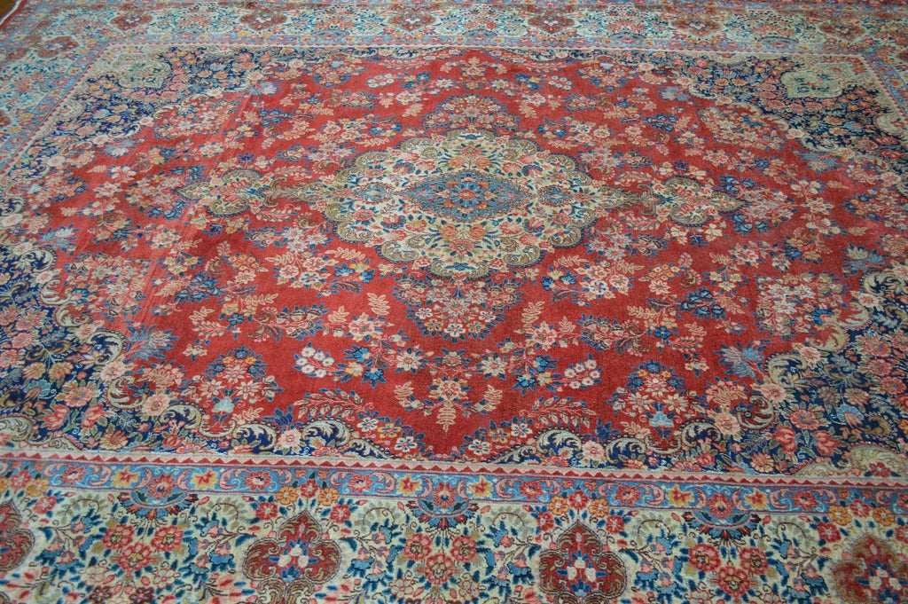 9' 8" x 13' 0" Persian Lavar Rug image 2