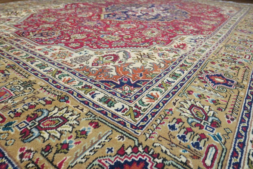 6' 6" x 6' 9" Persian Tabriz Rug image 7