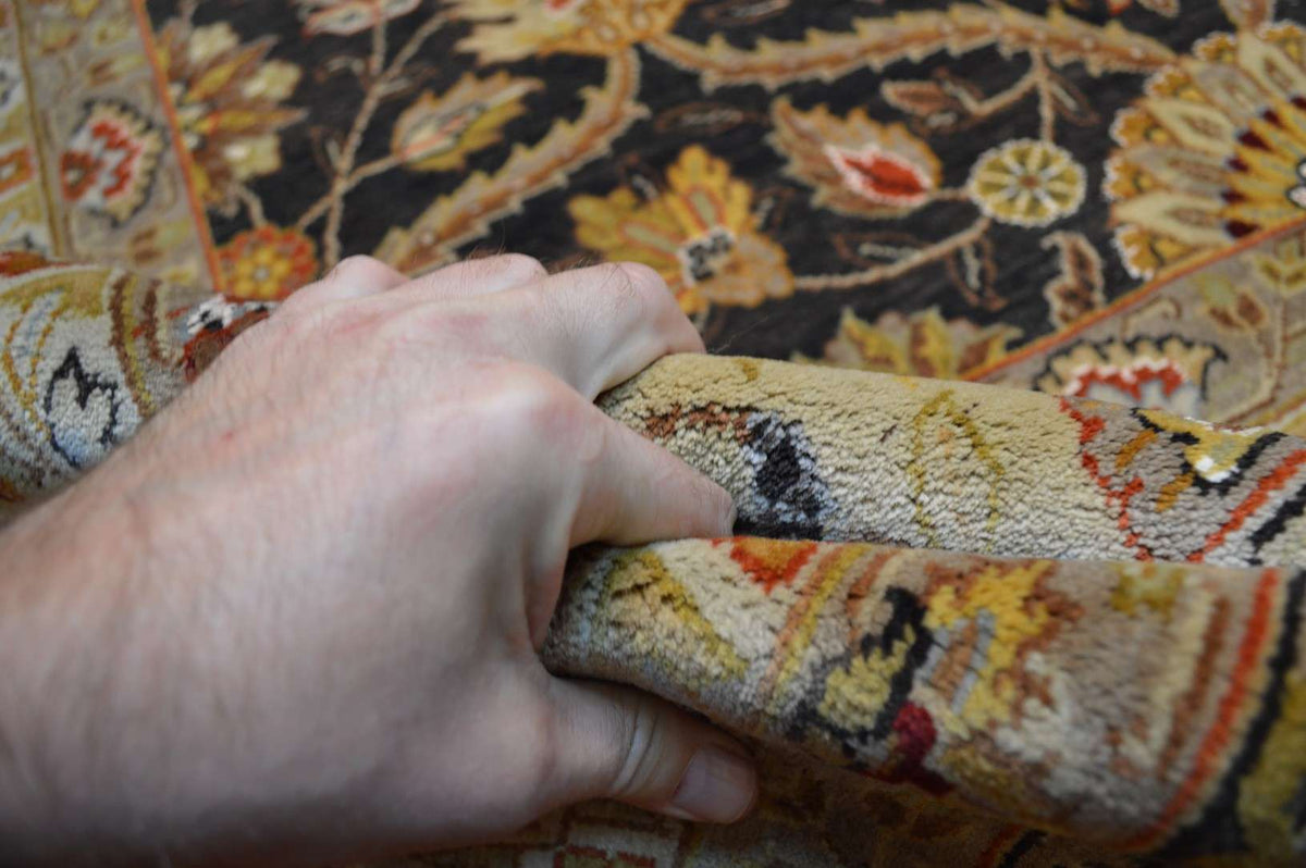 7' 9" x 9' 9" India Agra Rug image 11