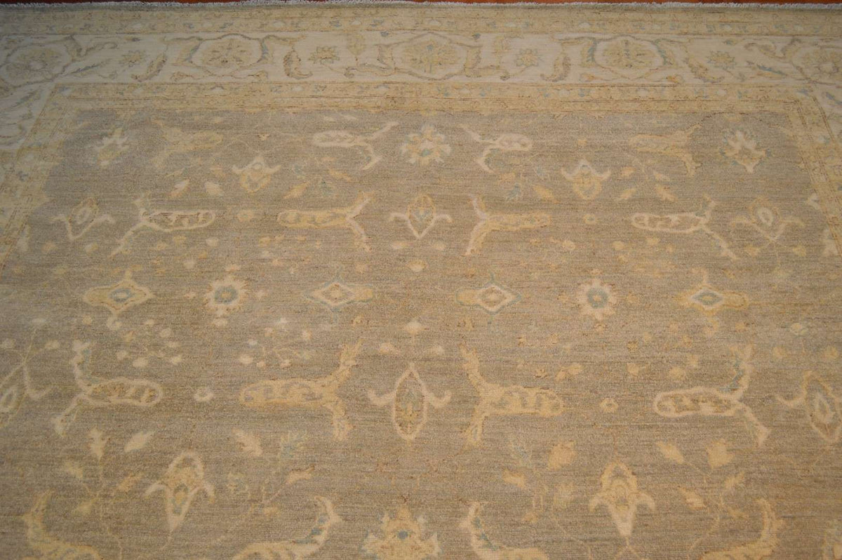 9' 2" x 11' 9" Pakistan Peshawar Rug image 5