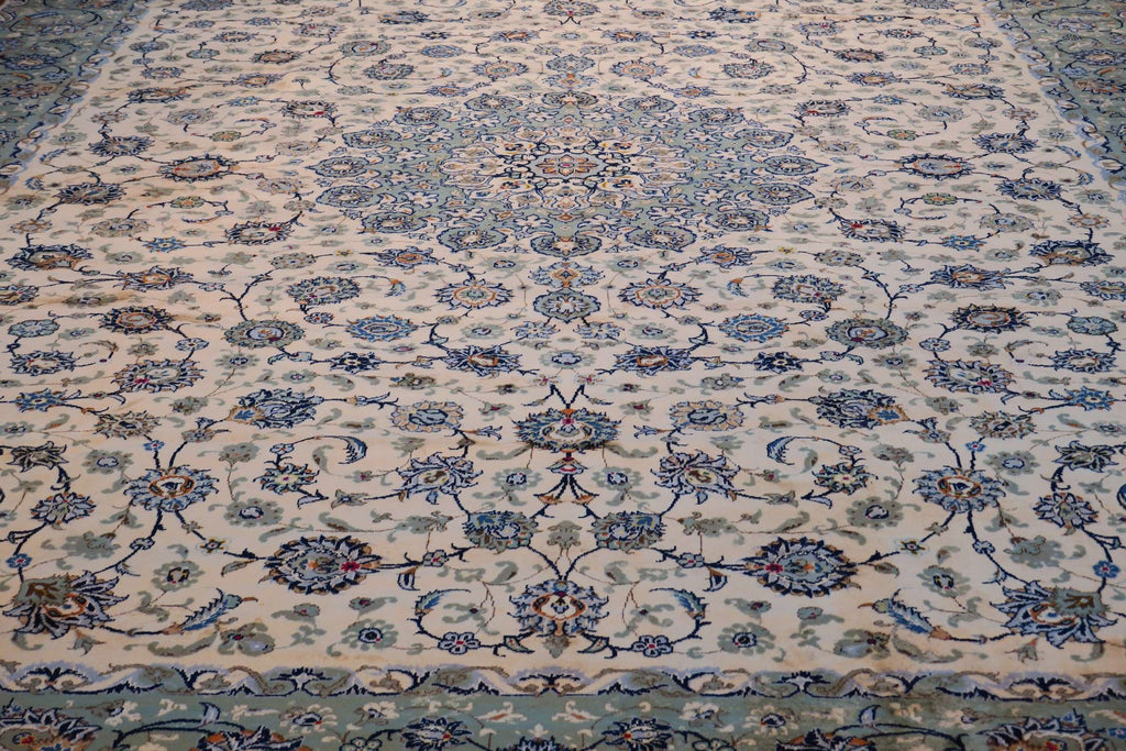 9' 7" x 13' 1" Persian Kashan Rug image 4
