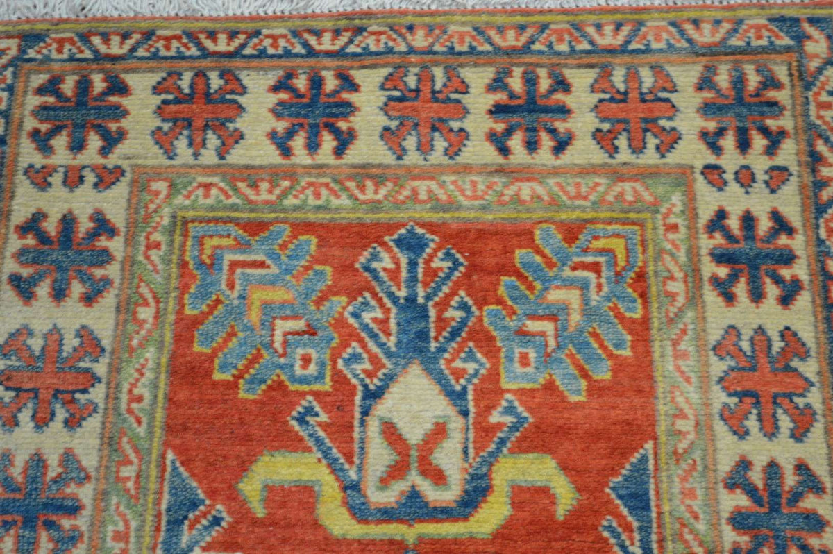 2' 7" x 4' 4" Pakistan Kazak Rug image 2